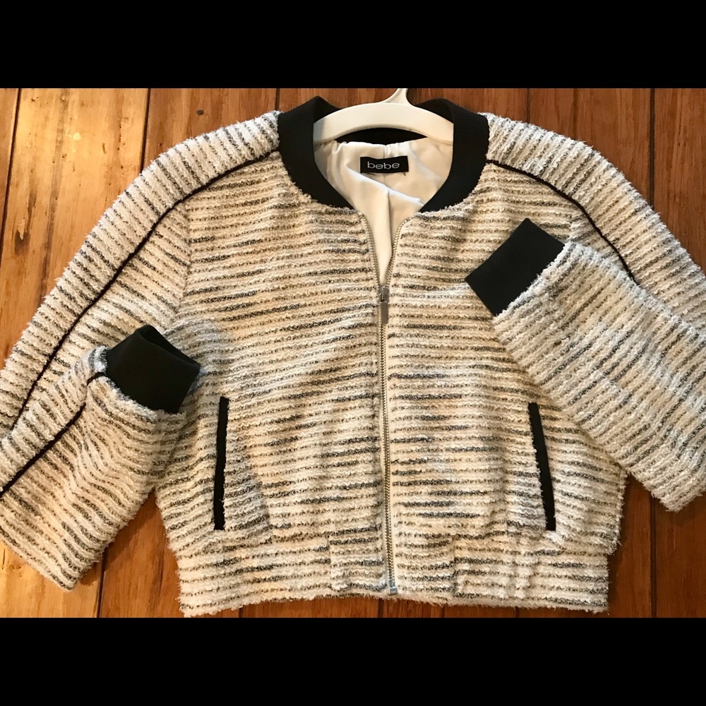 Bebe Like New!! Unique Crop Jacket with Zipper